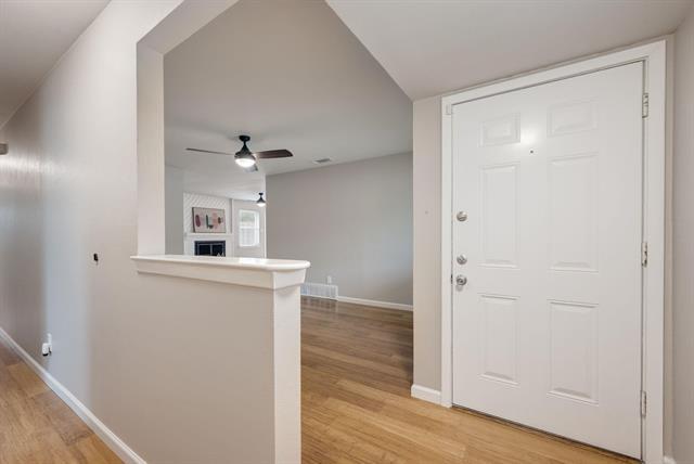 Building Photo - 9811 Kingsman Dr