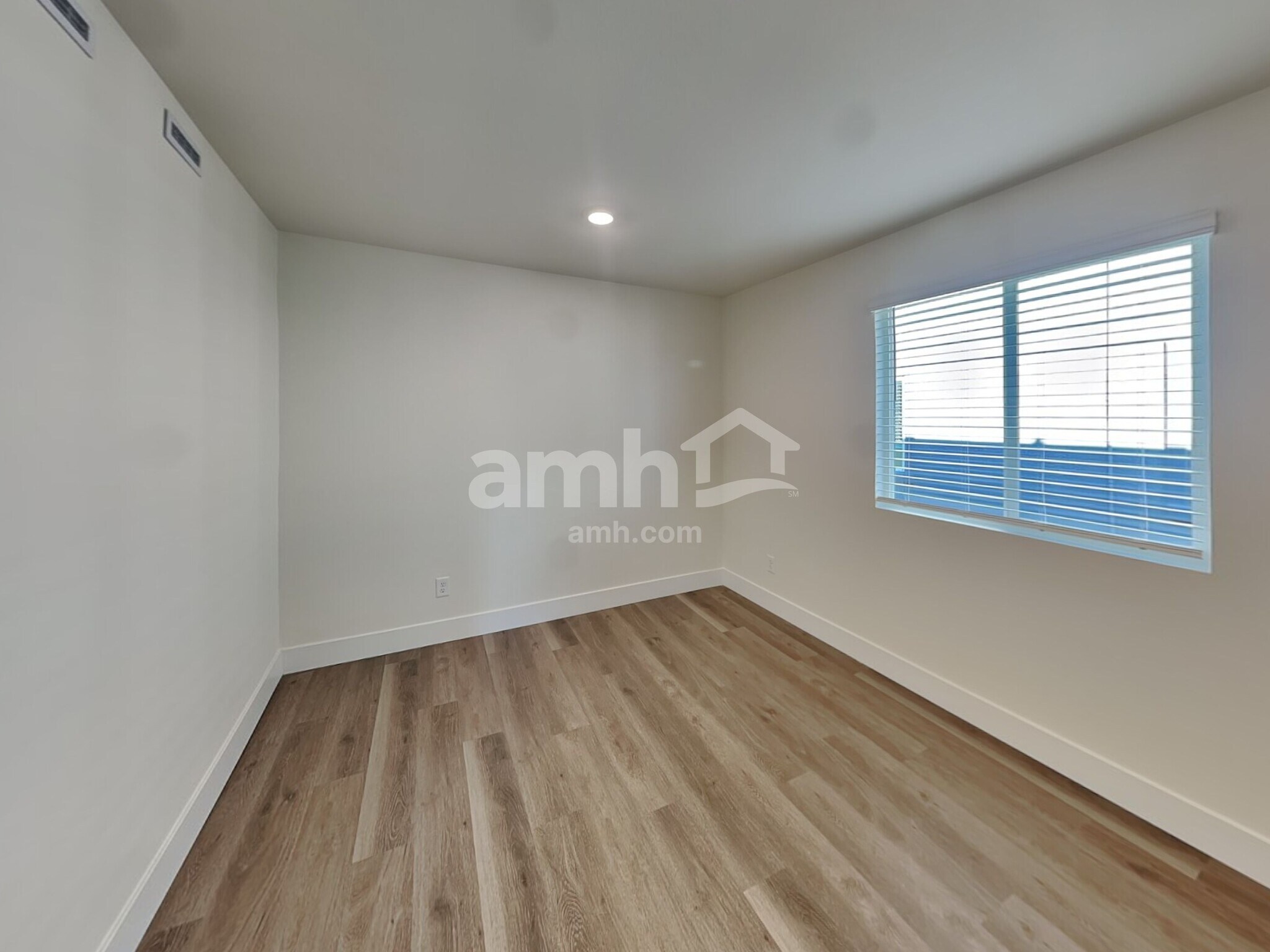 Building Photo - 8917 Dwarf Chin Ave