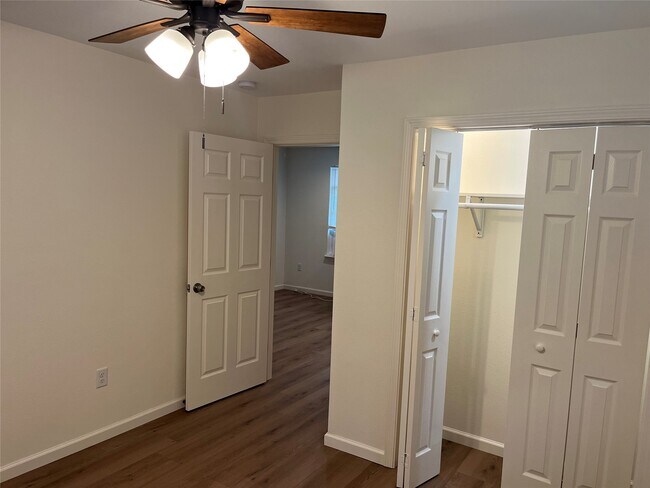 Building Photo - 535 Plymouth St