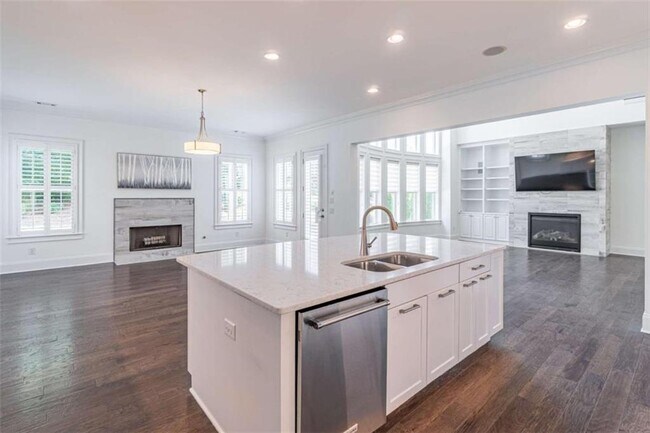 Building Photo - 829 Adler Ct