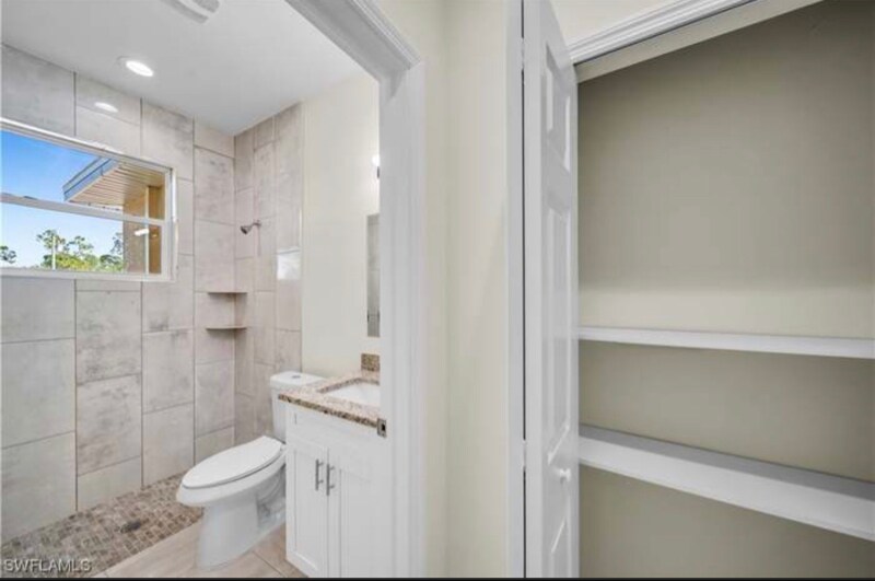 Building Photo - 2118 Zaharihas Dr