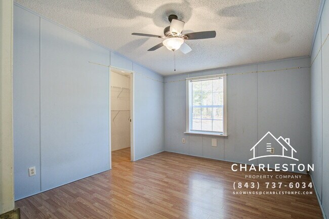 Building Photo - 1807 United Dr