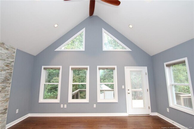 Building Photo - 100 Fawn Ct