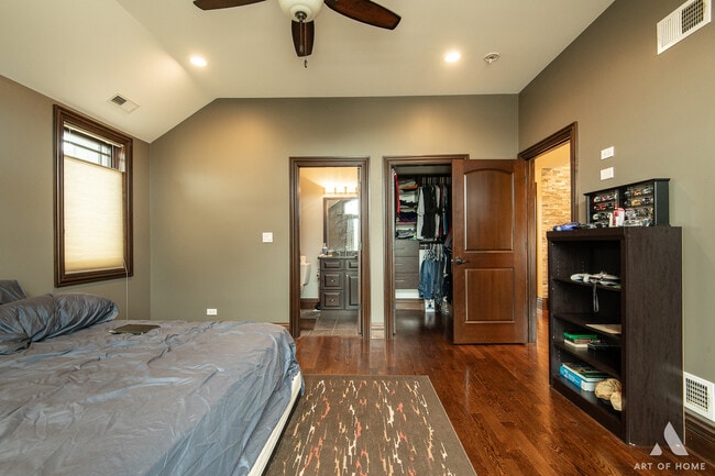 Building Photo - 10001 Montrose Ave