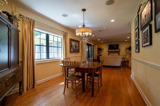 Building Photo - 3179 E Wood Valley Rd NW