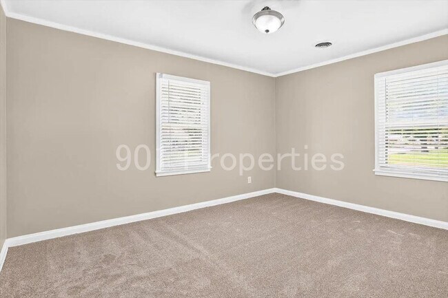 Building Photo - 4694 Flamingo Rd