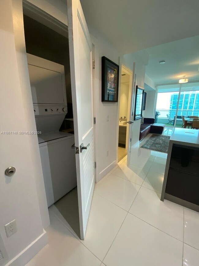 Building Photo - 1080 Brickell Ave