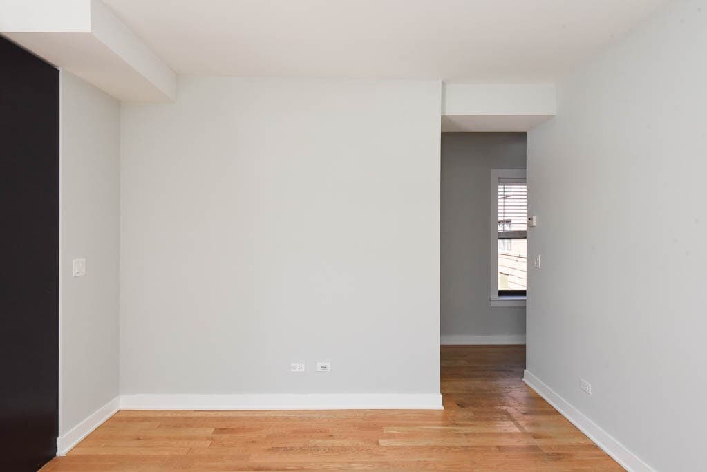 Building Photo - 2210 W Eastwood Ave