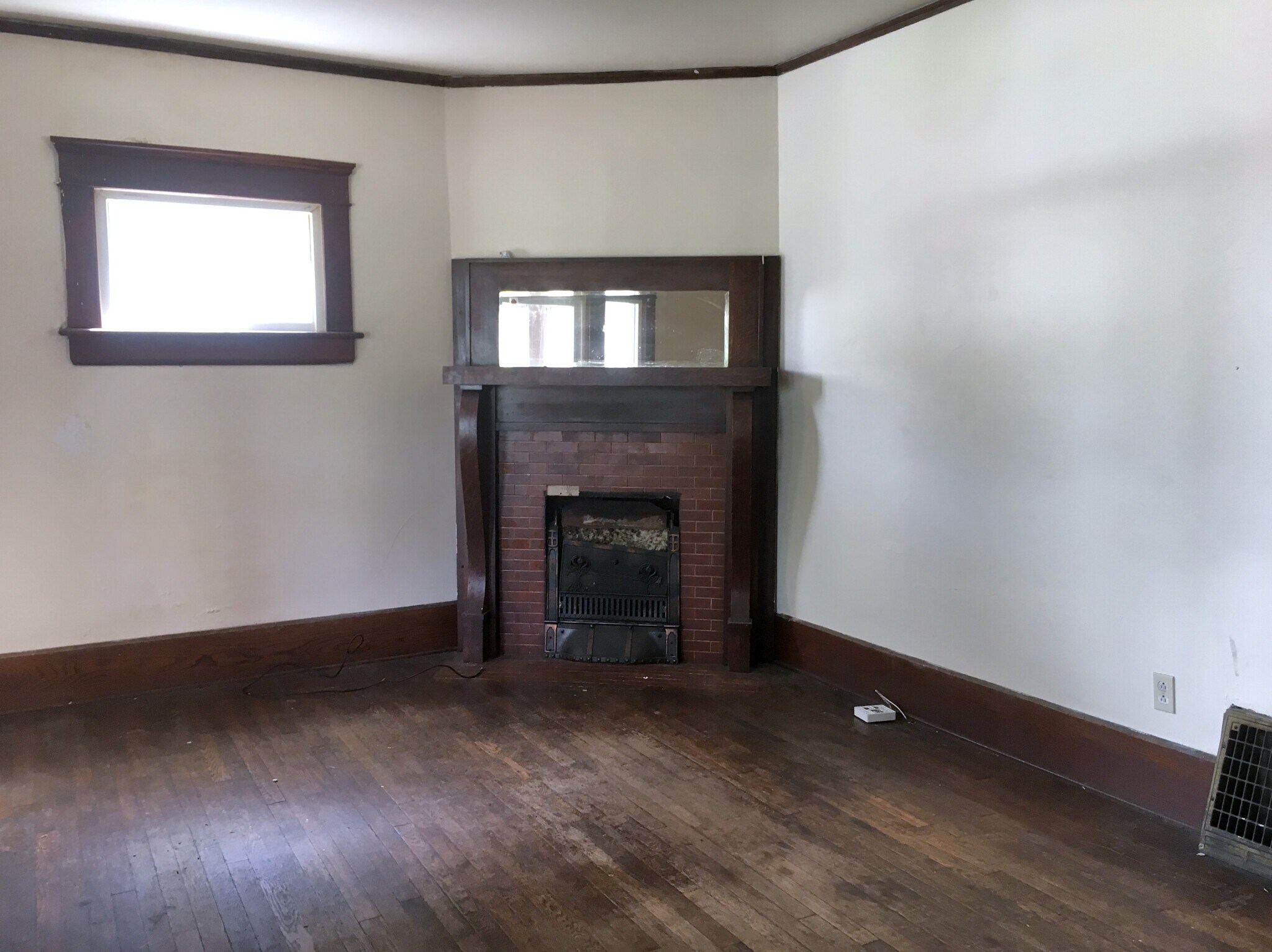Building Photo - 588 Schiller Ave