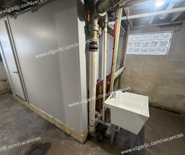 Building Photo - Newly Renovated  • 3 Bedrooms • 2 Bathroom  • 2 story Home