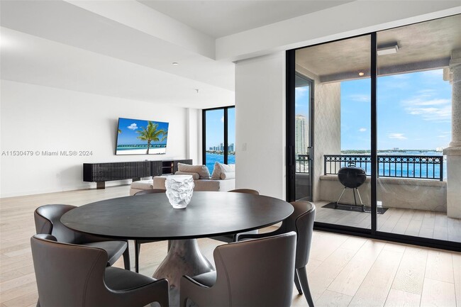 Building Photo - 6800 Fisher Island Dr