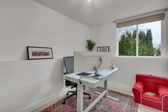 Building Photo - Renovated 5-Bedroom Home on Cul-de-Sac with Park Views & Stunning Outdoor Living