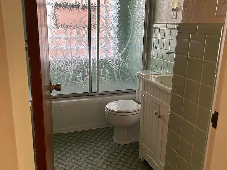 Building Photo - 4914 Lansdowne Ave