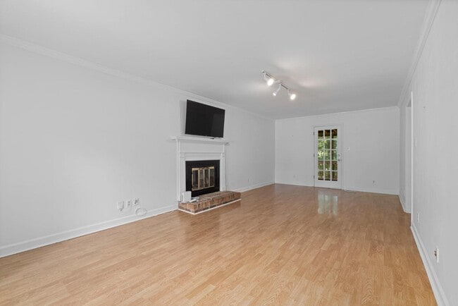 Building Photo - 3804 Zenith Pl