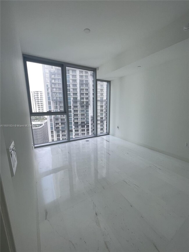 Building Photo - 300 Biscayne Blvd Way