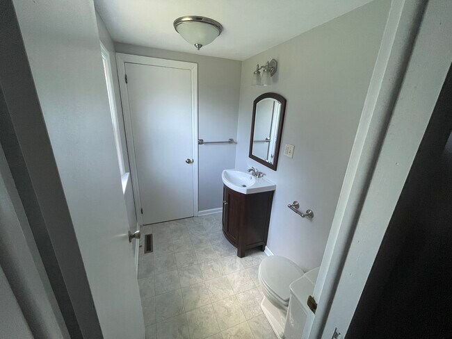 Building Photo - 407 Mount Allen Drive