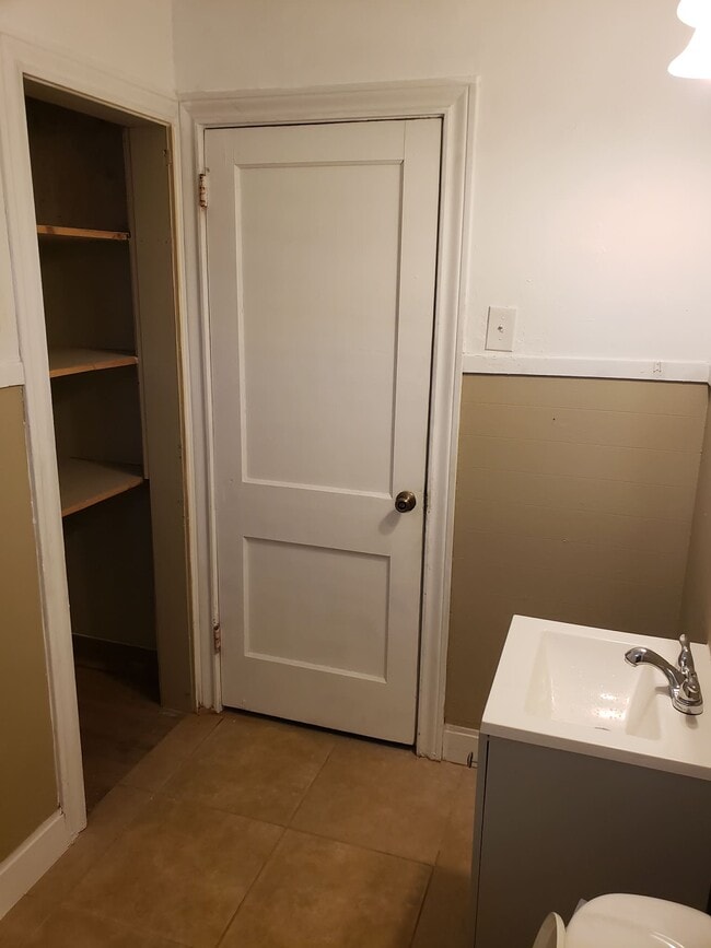 Building Photo - 1212 14th St