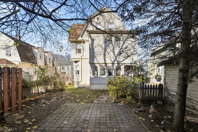 Building Photo - 30 Central Ave