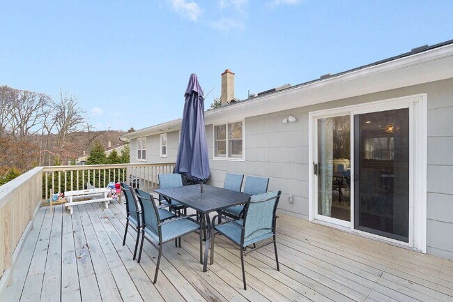 Building Photo - Beautiful home includes membership to highly sought after Shongum Lake!!!