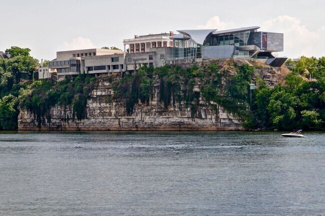 Building Photo - Studio on Chattanooga's Northshore!
