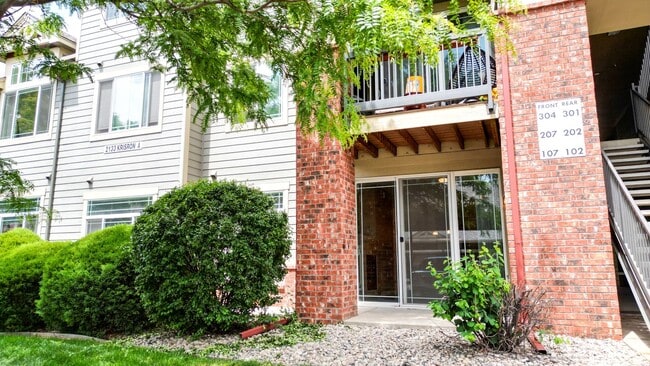 Building Photo - Remodeled 2 BR/2 BA Unit near Edora Park/Epic and Spring Creek Trail