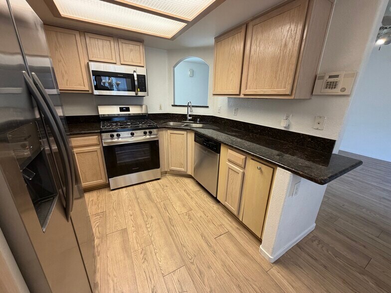 Building Photo - 2975 Bluegrass Ln