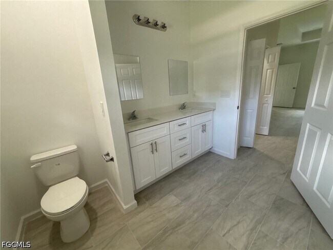 Building Photo - 1139 Rahway St