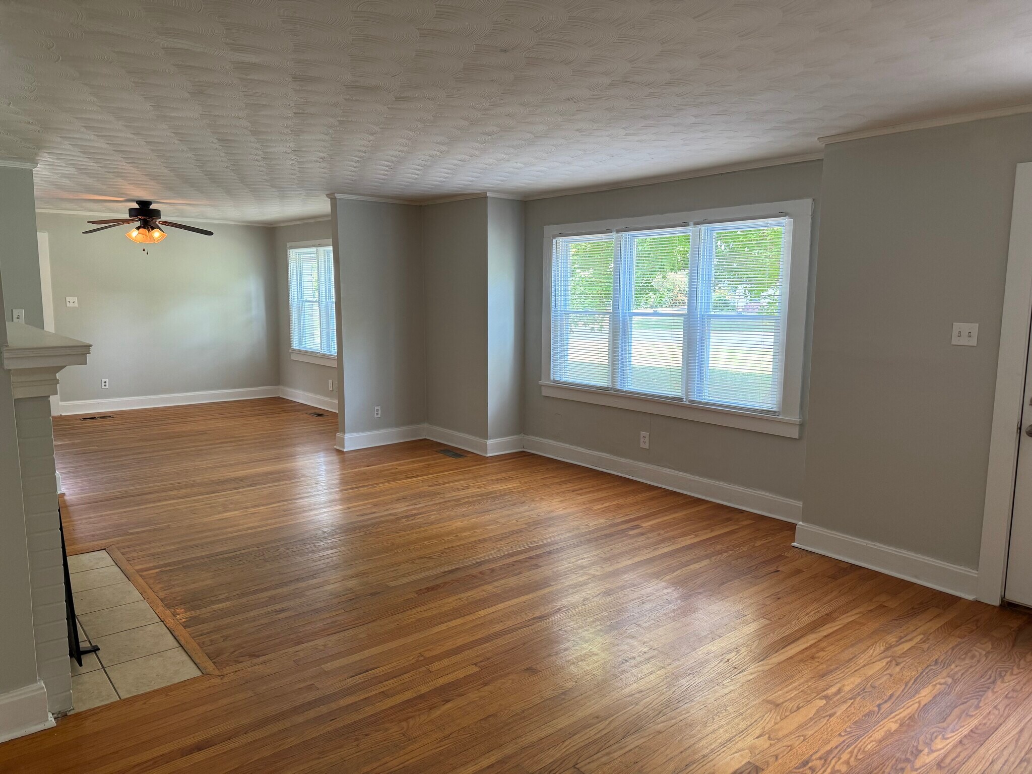 Building Photo - 701 Greenlawn Ave
