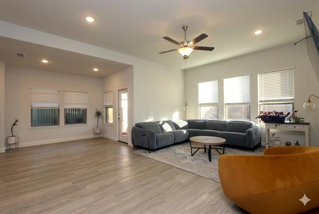 Building Photo - 3810 Honeycomb Holw