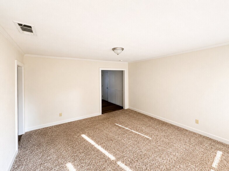 Building Photo - 125 N McEntire Ct
