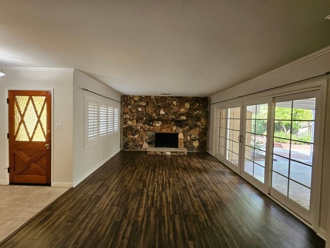 Building Photo - 3154 Jolley Dr