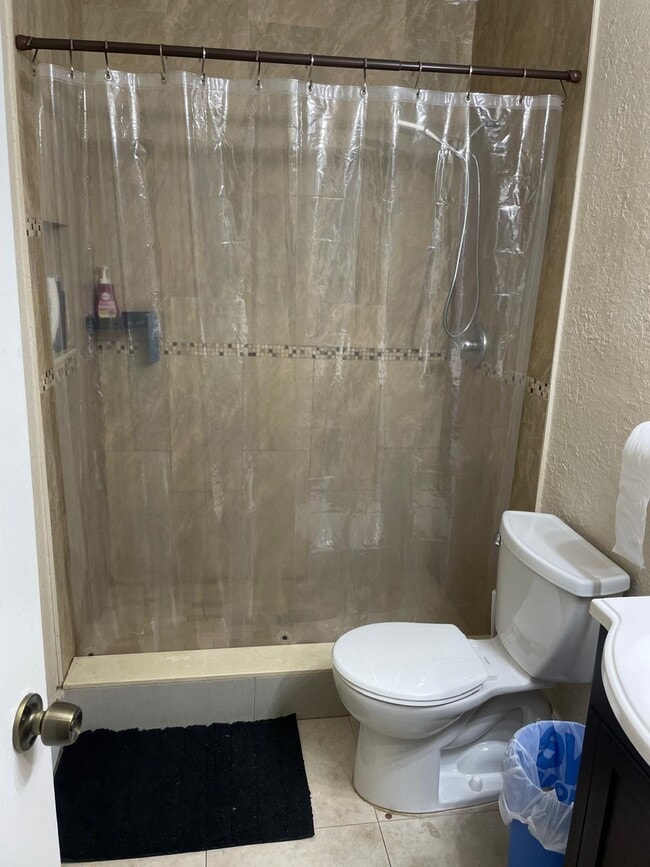 Building Photo - 8249 Fairway Rd