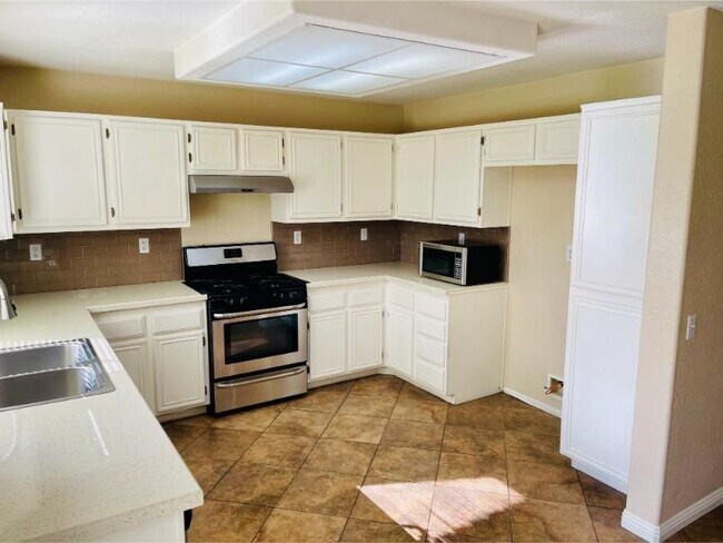 Building Photo - 31495 Corte Rimola