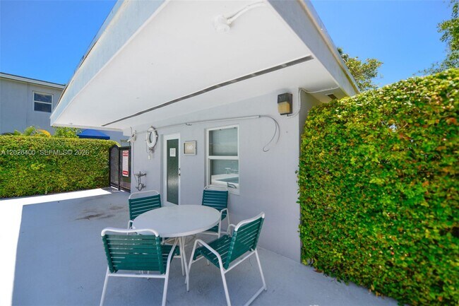 Building Photo - 7720 SW 54th Ct