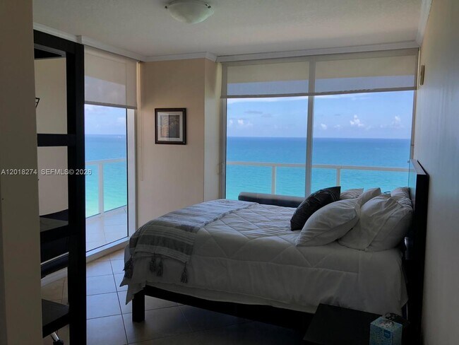 Building Photo - 16699 Collins Ave