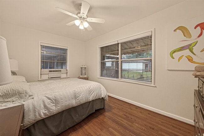 Building Photo - 2021 Southgate Blvd