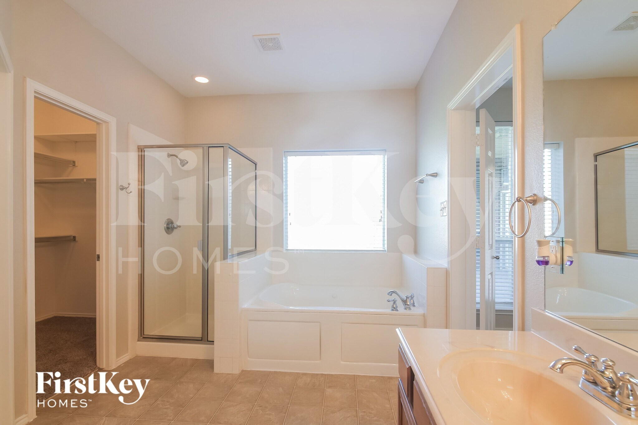 Building Photo - 1731 Vista Ridge Dr W