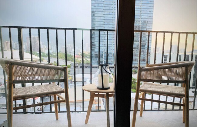 Building Photo - 'A'ali'i - Move In Fully Furnished Studio