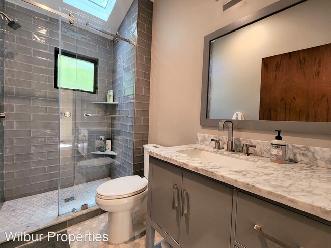 Building Photo - 1 br, 1 bath House - 73A Parkwood Dr.