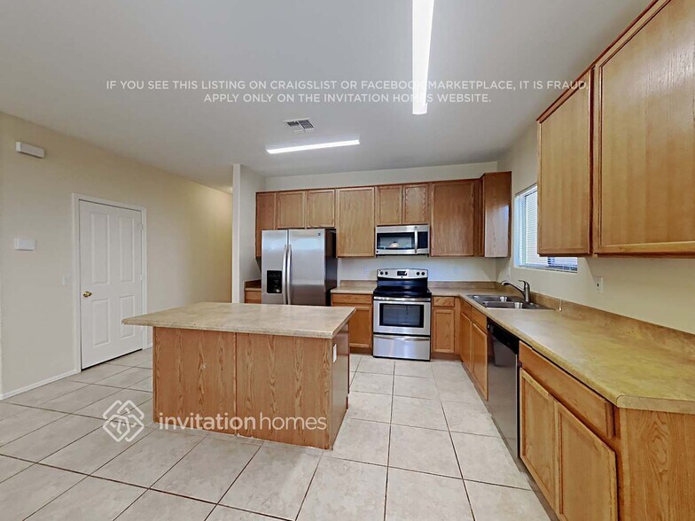 Building Photo - 16037 W Banff Ln