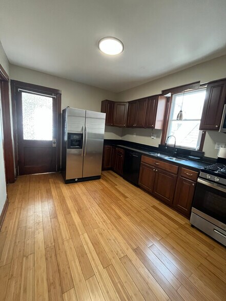 Building Photo - 3641 S Honore St