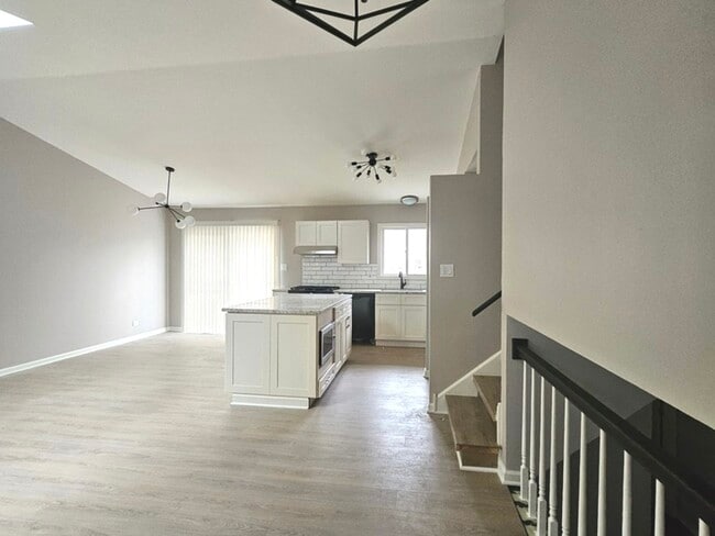 Building Photo - 1149 N Cardinal Dr