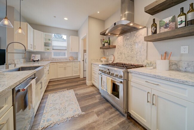 Building Photo - Modern Elegance in the Heart of North Napa