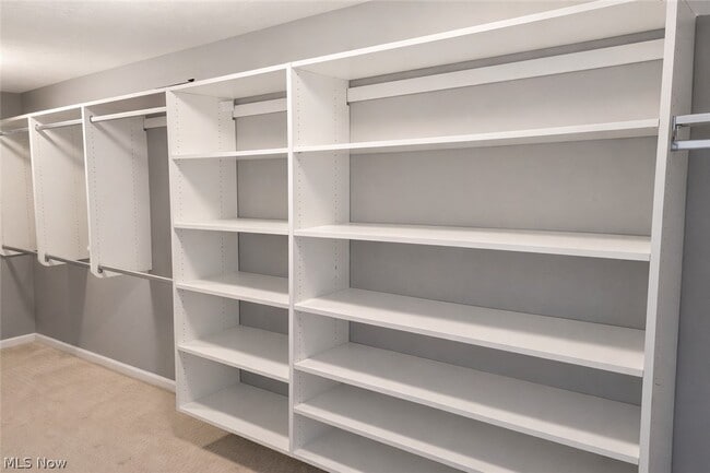 Building Photo - 26930 Elmwood Dr