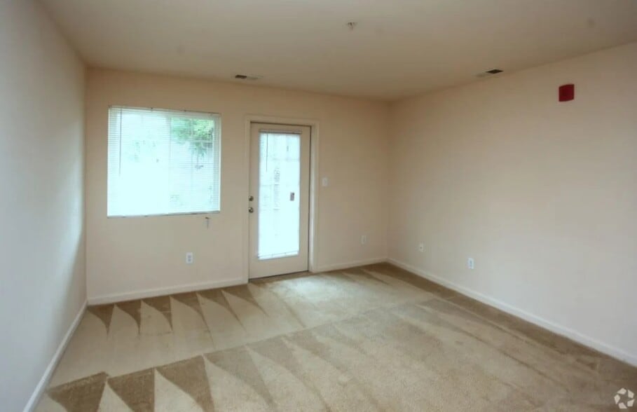 Living Area - Legacy on Elm Apartments