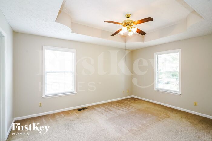 Building Photo - 209 Moorhill Ave