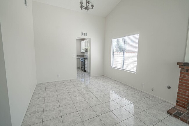 Building Photo - COMING SOON! Single Story 3 Bedroom in Mou...