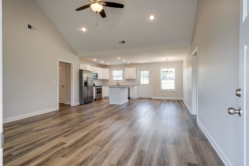 Building Photo - 644 S Tunnel Rd