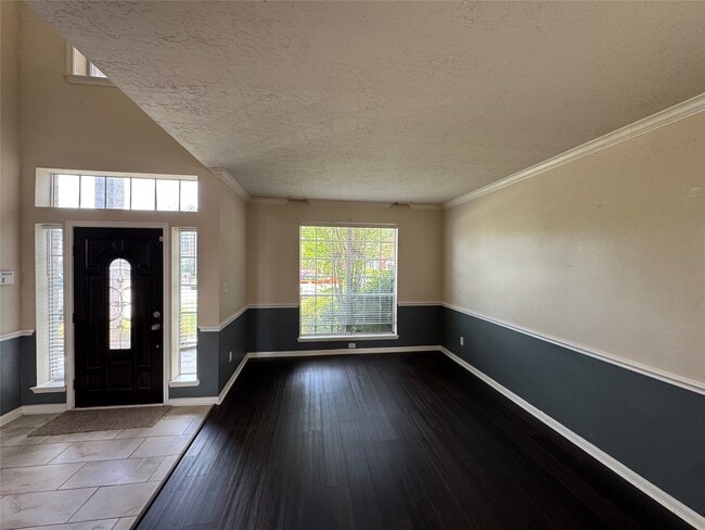 Building Photo - 20810 Deauville Dr