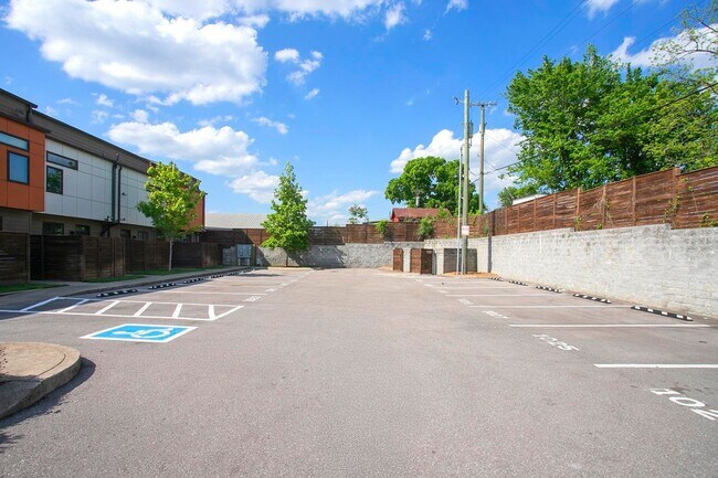 Building Photo - 1025 Dickerson Pike
